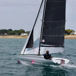 L'été bat son plein et il est encore temps de venir naviguer avec nous ! ☀️

En plus de nos incontournables stages à la semaine, découvrez toutes nos autres formules pensées pour s'adapter à votre emploi du temps et à vos envies. 👇

⛵ J70 : Embarquez à la demi-journée, à la journée ou sur 3 jours pour un maximum de flexibilité !
🌅 Stages adultes en soirée : Sur catamaran Topaz 14, du mardi au jeudi (le combo parfait pour décompresser en fin de journée).
🚀 Initiation au foil : Venez voler sur l'eau et faire le plein de sensations fortes !
🎯 Cours particuliers : Du sur-mesure pour progresser à votre rythme.

Peu importe votre niveau ou vos dispos, on a la formule qu'il vous faut pour profiter de l'eau cet été ! 

👉 Infos et réservations : https://snt-voile.org/