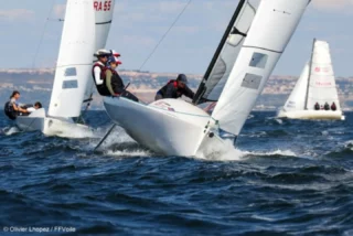 🚤🇫🇷 Championnats de France Espoirs Open 5.70 – Martigues
Un équipage classé 5ᵉ à égalité avec le 4ᵉ, et seulement 3 points du podium ! 
👉 Une belle bataille en perspective !
📊 Retrouvez le classement complet ici : https://umbraco.ffvoile.fr/.../g%C3%A9n%C3%A9ral-avant...