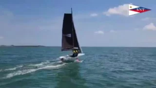 Venez voler à la SNT ! 🌊
Nous proposons des séances d'initiation au foil de 2h, accessibles sur réservation tout au long de la saison ! 
📞 Infos et réservations : 02 97 55 73 48
